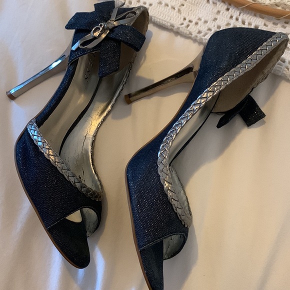 Gorgeous Guess heels - Picture 3 of 5